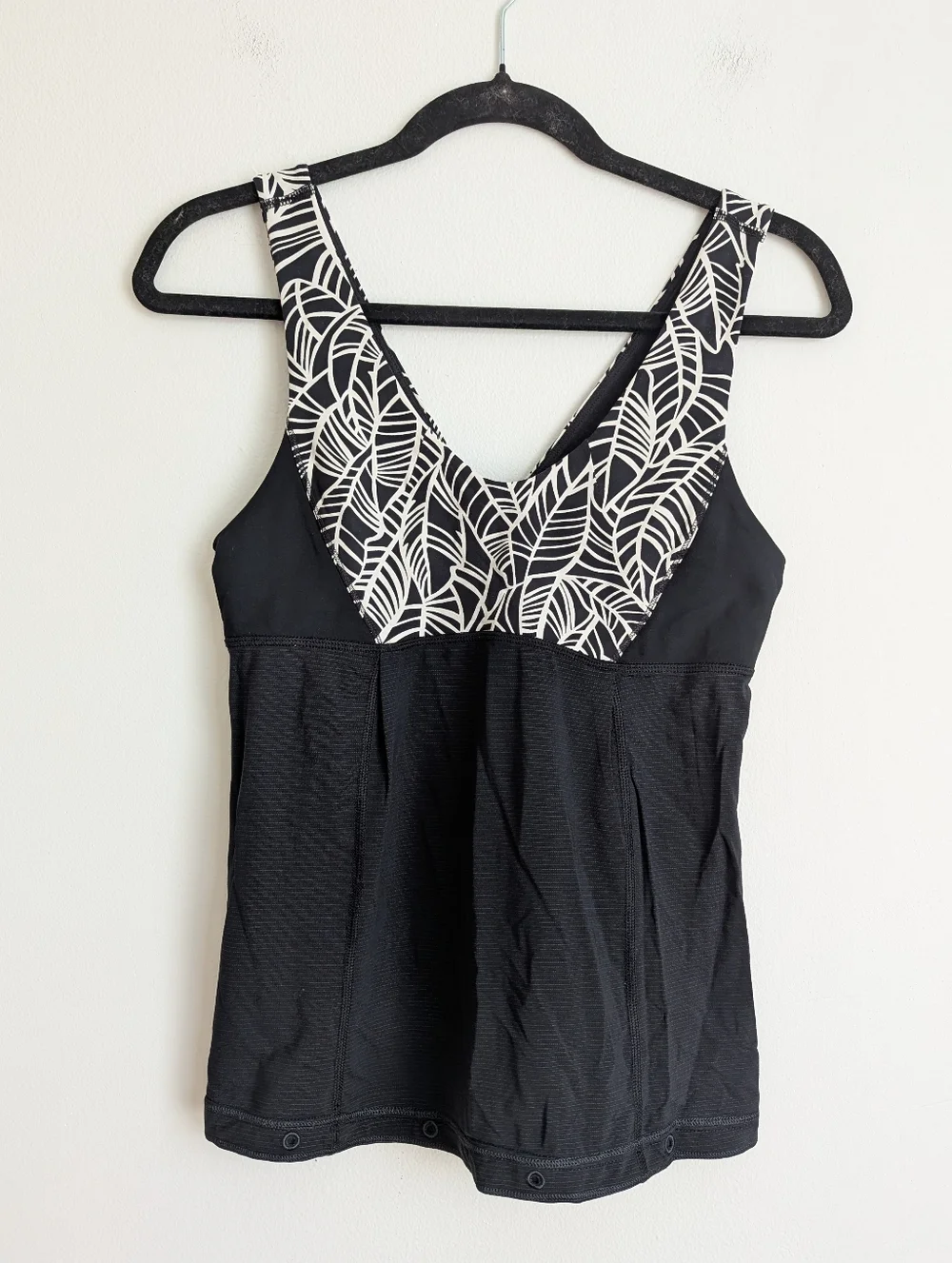 Lululemon Black & White Leaf Patterned Athletic Tank Top Size 6